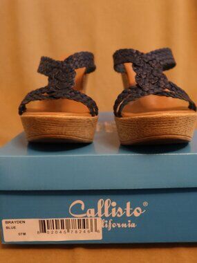 Callisto of CA Brayden platform wedge sandals/shoes in blue woven leather 7M